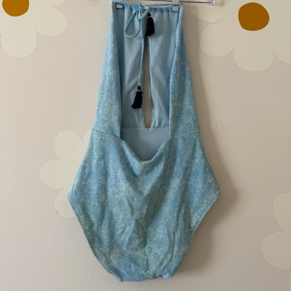EUC Aerie Tassel Tied Marble Light Blue One Piece Plung Halter Swimsuit Boho - Picture 4 of 8